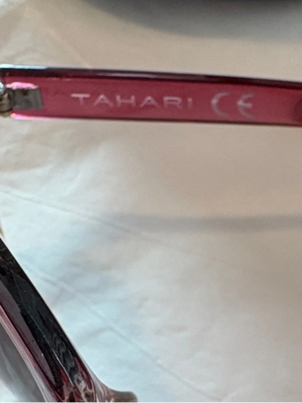 Tahari Oversized Sunglasses EETH 1104, RTH 124 PKF
